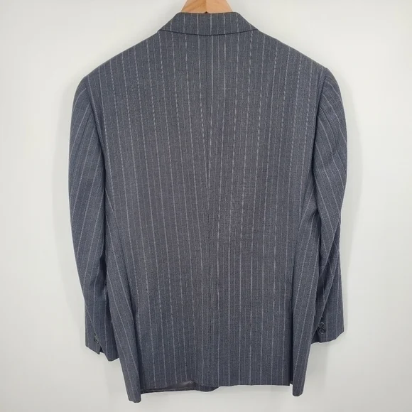 Joseph Abboud Gray with Lavender Stripe Suit 40S 36x30‎